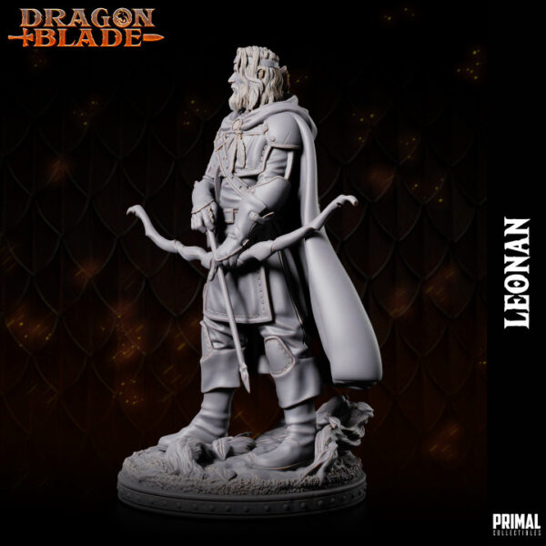 Miniatura de RPG de Leonan, meio-elfo arqueiro da coleção Dragon Blade da Primal Collectibles, em pose imponente com seu arco apontado para baixo, pronto para o combate.