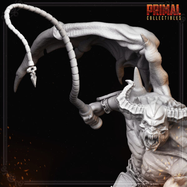 Miniatura de gárgula gigante em escala 32mm, equipada com uma espada e um chicote intercambiáveis. Figura detalhada com aparência demoníaca, ideal como inimigo poderoso em RPG de mesa, coleções ou projetos de pintura.