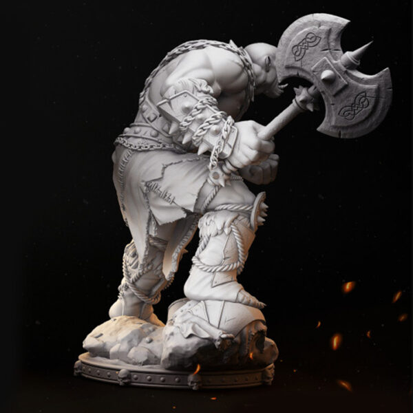 Miniatura de um orc em escala 32mm, empunhando um grande machado com expressão furiosa, em uma pose que exala poder bruto. A figura apresenta músculos definidos e detalhes rústicos, ideal para RPG de mesa, colecionadores e pintores de miniaturas.