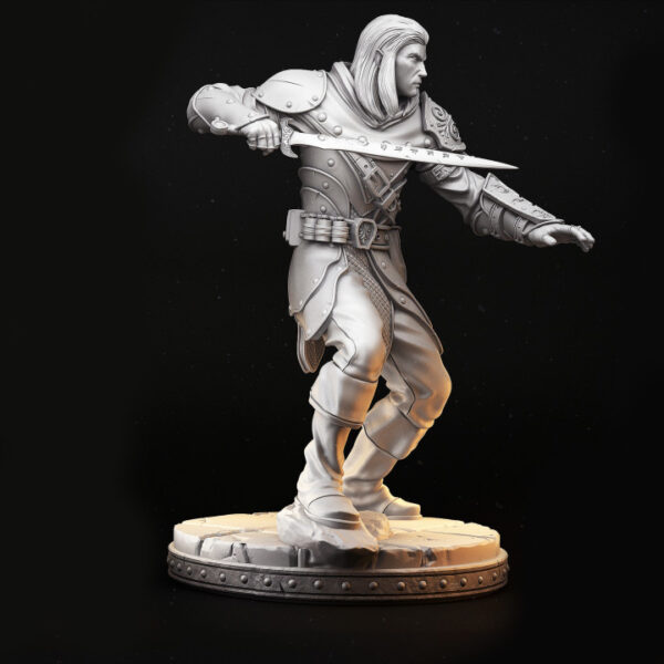 Miniatura de um espadachim élfico em escala 32mm, em uma pose ágil e focada, segurando uma espada de uma mão. Figura rica em detalhes, ideal para RPG de mesa, colecionadores e pintores de miniaturas.