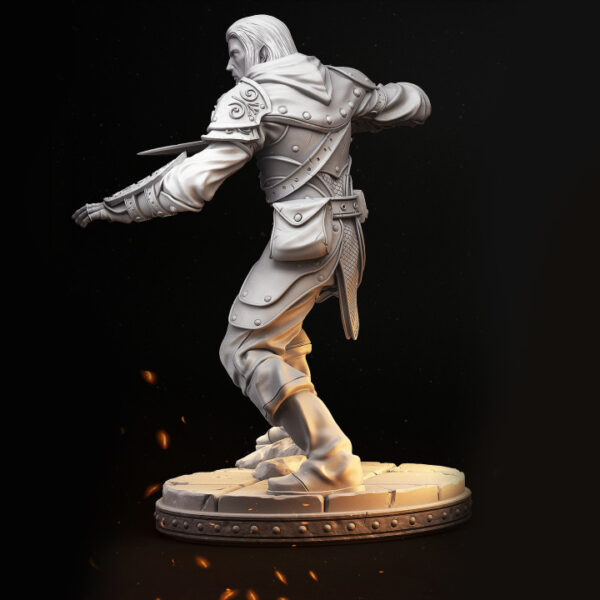 Miniatura de um espadachim élfico em escala 32mm, em uma pose ágil e focada, segurando uma espada de uma mão. Figura rica em detalhes, ideal para RPG de mesa, colecionadores e pintores de miniaturas.