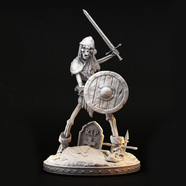 Miniatura de esqueleto em escala 32mm, armado com espada e escudo, em uma postura defensiva. Figura detalhada, ideal para RPG de mesa como inimigo genérico, minion ou guardião, além de ser um excelente item para colecionadores e pintores de miniaturas.
