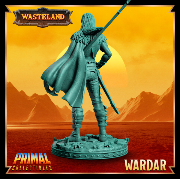 Miniatura de Wardar – um elfo guerreiro da coleção Wasteland da Primal Collectibles, inspirado em Dark Sun, segurando uma lança de duas mãos, com uma espada embainhada e expressão serena e concentrada.